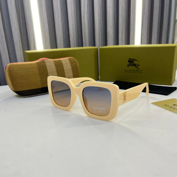 Burberr_y Oversized Wayfarer_s Sunglass For Women